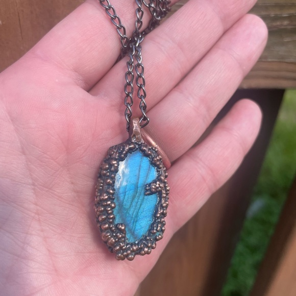 Laboradorite necklace; blue flash laboradorite; witchy jewelry; reiki healing - Picture 2 of 8